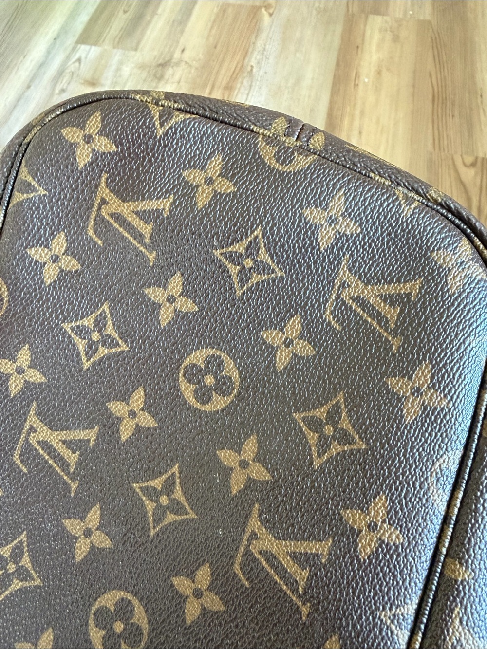 Louis Vuitton Monogram Neverfull Tote - Brown with Pink-Striped Interior - Picture 8 of 15